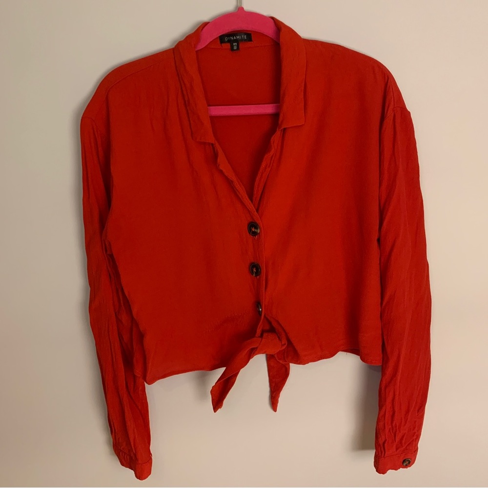 Dynamite cropped button-down blouse